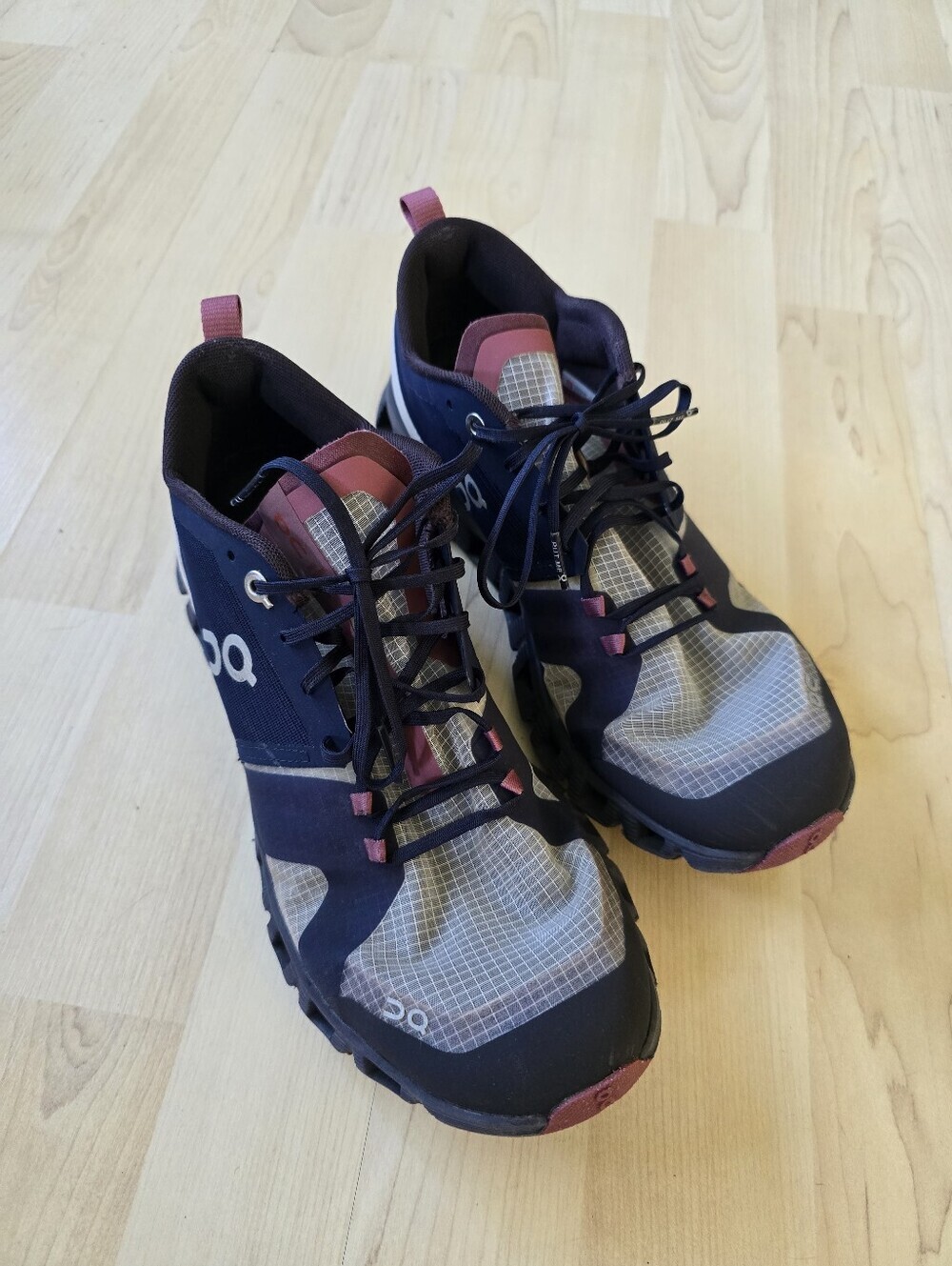 On Cloud X Shift Ink/Cherry colorway Size 8